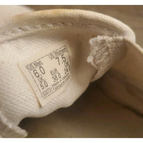 Vans Classic Slip On Shoes Men’s 6 Women’s 7.5 White - Picture 9 of 12